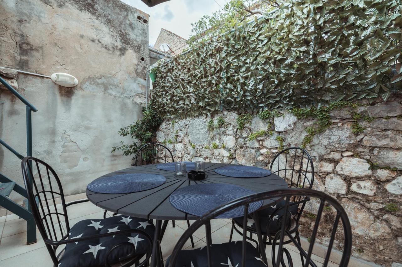 Guesthouse Rebecca Makarska Extérieur photo