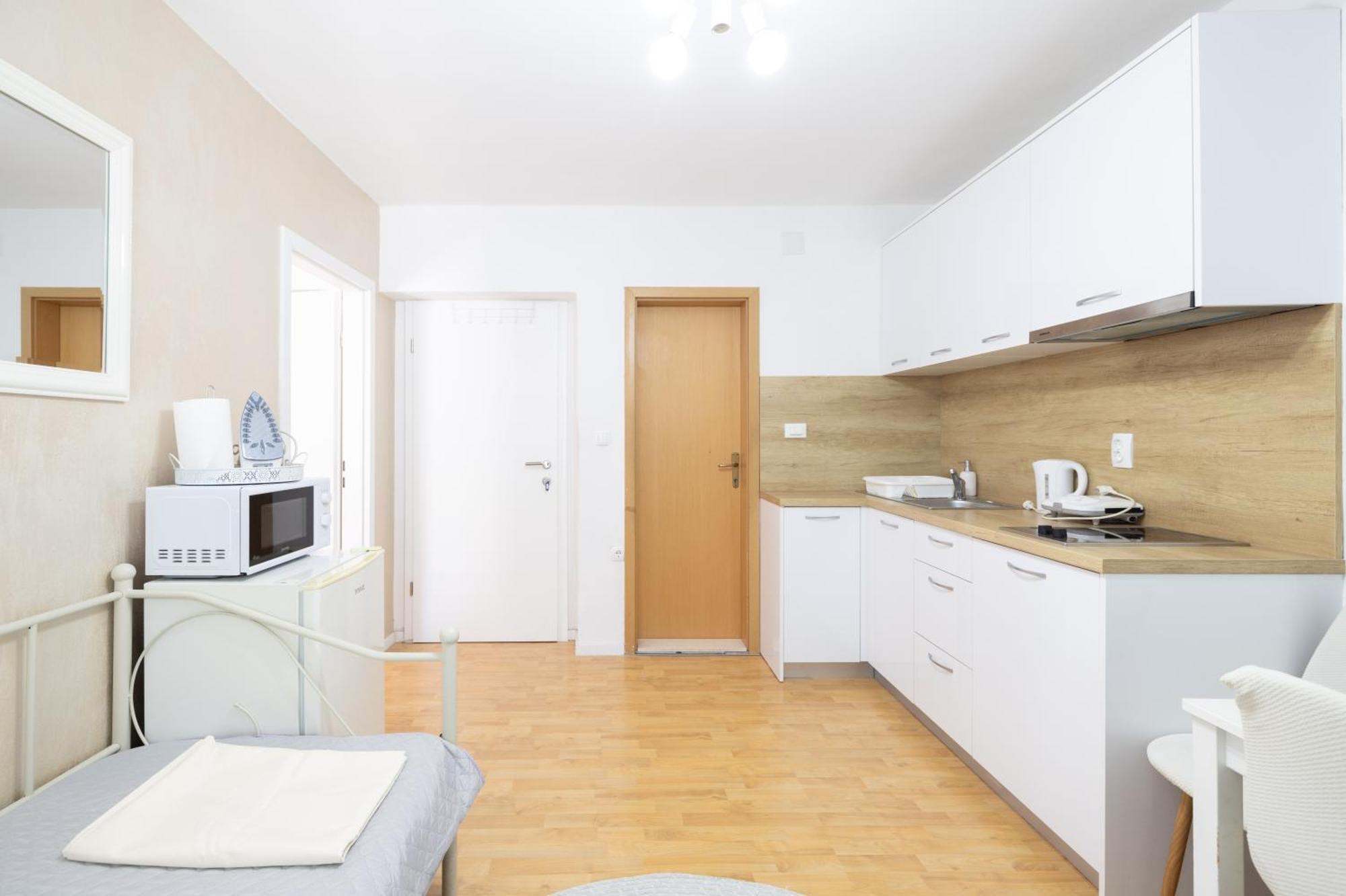 Guesthouse Rebecca Makarska Extérieur photo