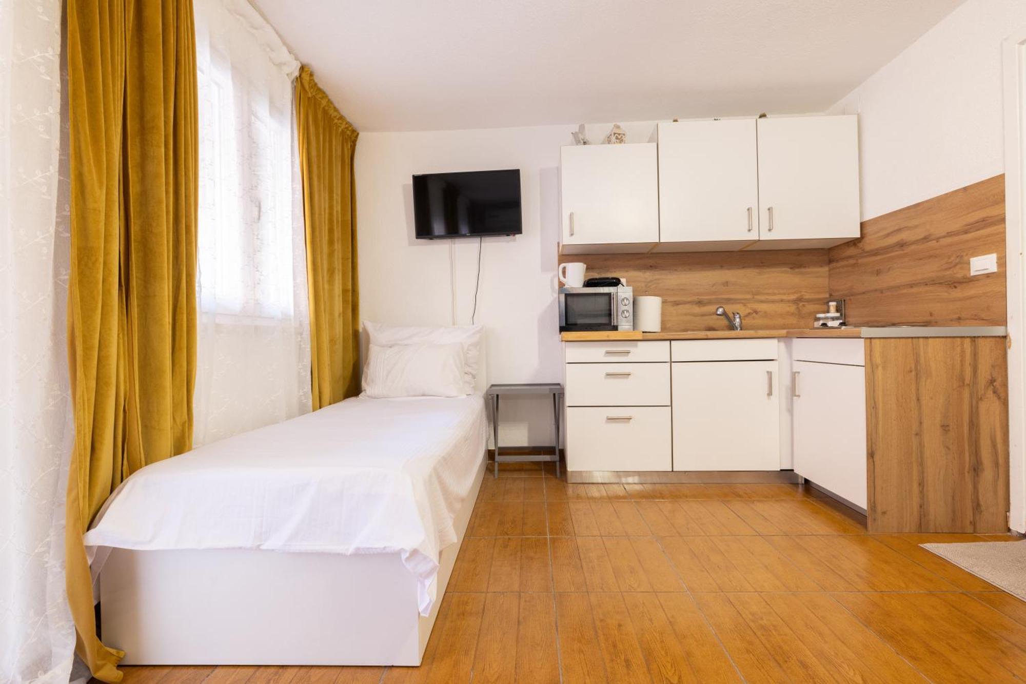 Guesthouse Rebecca Makarska Extérieur photo